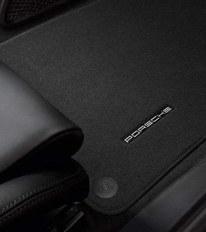 Porsche Floor Mats with Nubuk Edging for Cayenne (E1) | Porsche Design