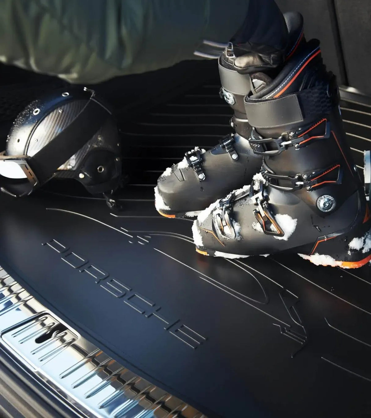 Porsche Flat Luggage Compartment Liner for Cayenne (E3) | Porsche Design