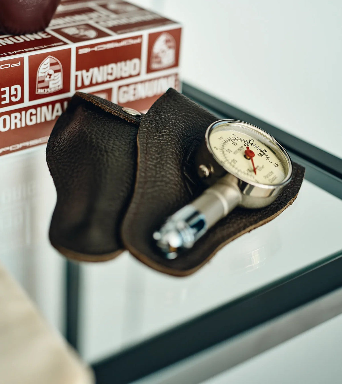 Porsche Classic Tire Pressure Gauge with Leather Case | Porsche Design