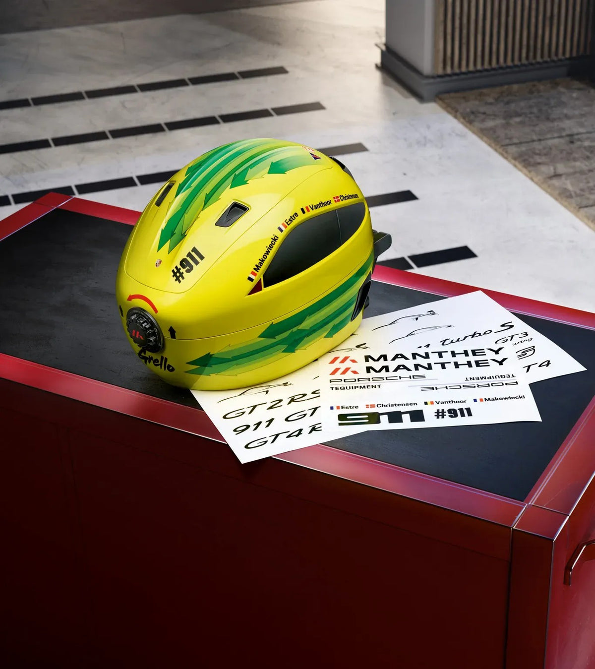 Porsche Helmet case in "Grello" design | Porsche Design
