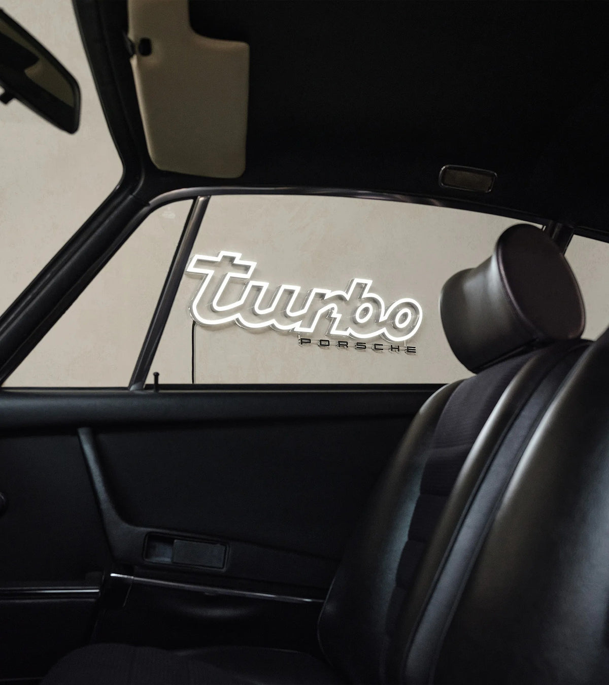 Turbo illuminated lettering – Limited Edition | Porsche Design