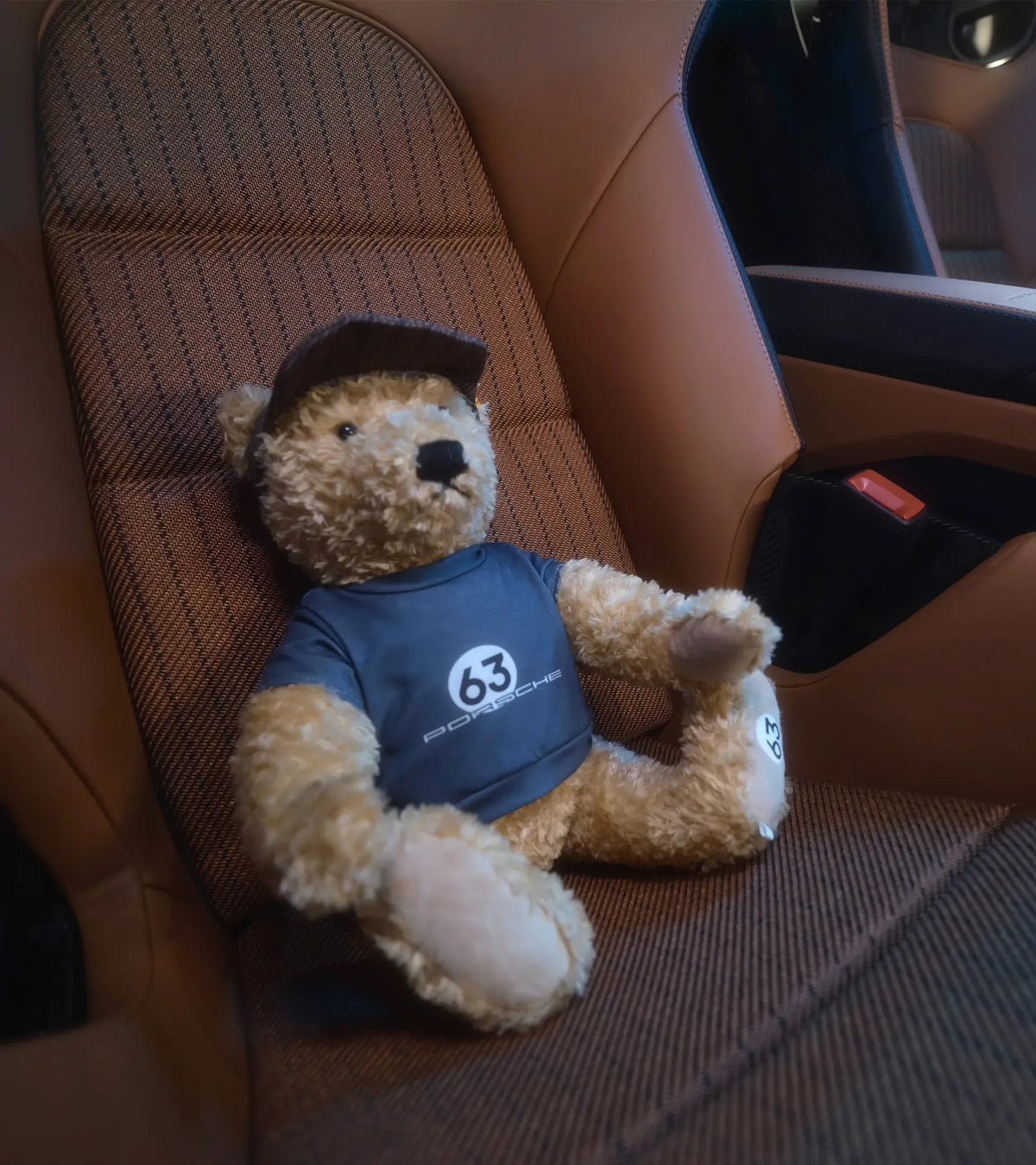 Steiff x Porsche Teddy Bear - 60Y Porsche 911 - Limited Edition | Porsche Design