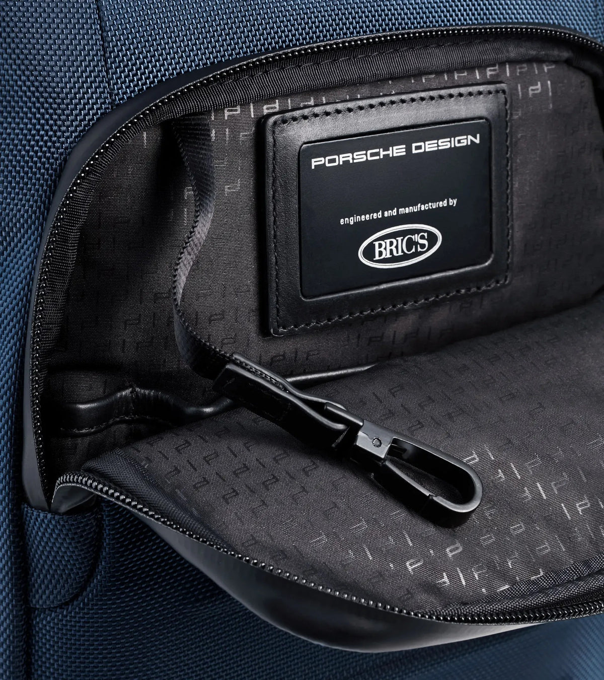 Roadster Pro Shoulder Bag S | Porsche Design
