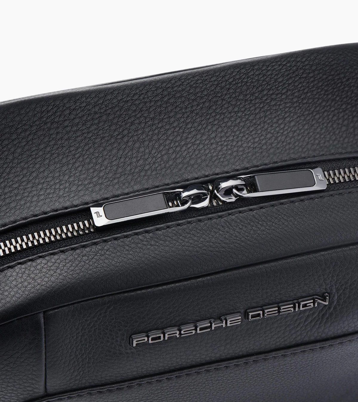 Roadster Leather Washbag M | Porsche Design