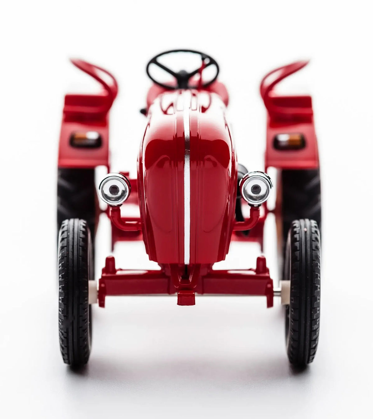 Tractor with coupling | Porsche Design