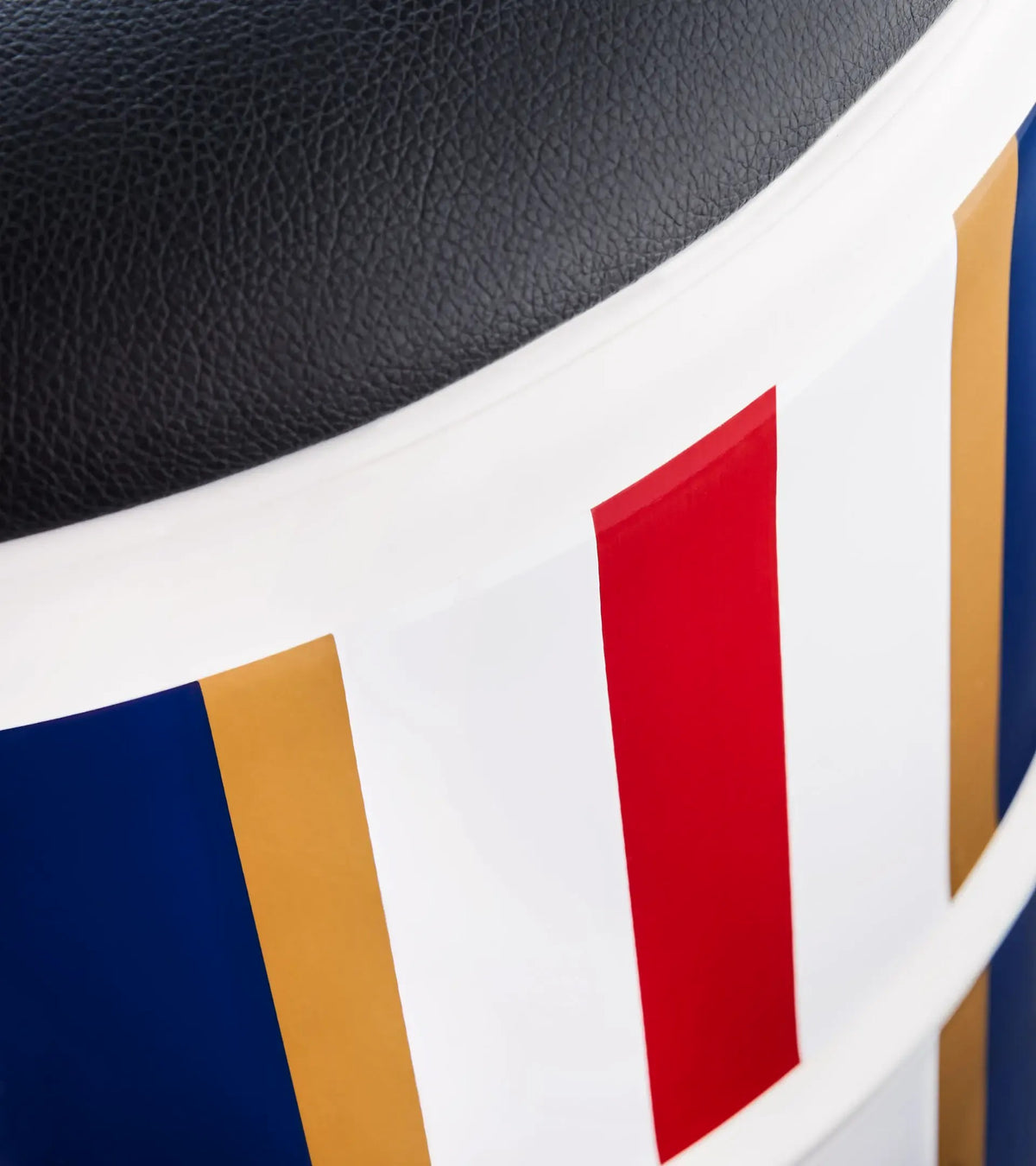 Barrel seat – Roughroads | Porsche Design